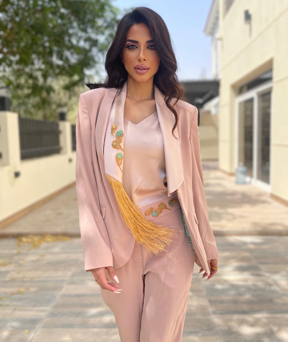 sara_almadani_'s tweet photo. Eventually you'll end up
where you need to be, with who
you're meant to be with, and doing
what you should be doing.
What’s meant for you will always be yours, that’s God’s promise.

#rhodubai https://t.co/oBMAzS0EnE