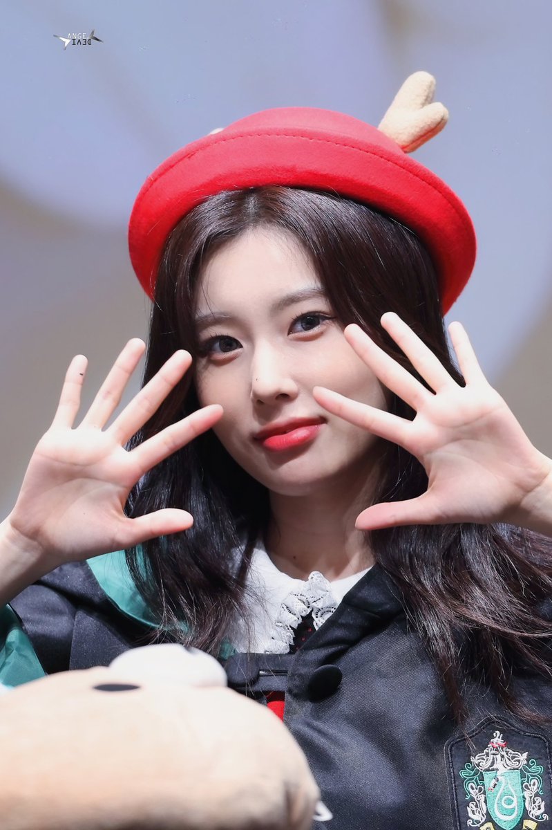 AngelDevil99705's tweet photo. 220611
💜💜💜💜💜

#KangHyeWon #강혜원 #HyeWon
#혜원 #ヘウォン #IZONEhyewon
#IZONE #아이즈원 #AngelDevil99705 https://t.co/ZaNQBX21YU