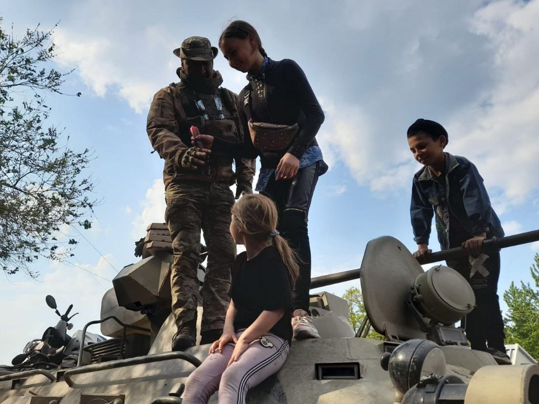#дляГааги
Российские военные насилуют только что пойманных украинских детей