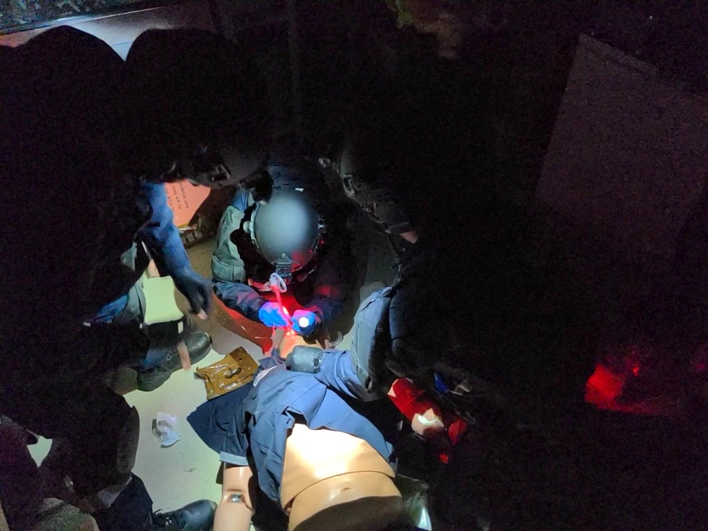 On Friday the 6 newest members of our tactical paramedic  team completed their Tactical Emergency Casualty Care course and orientation with the <a href="/HaltonPolice/">Halton Police</a> Emergency Services  Unit.  Congratulations to all.