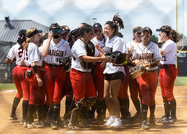 Congratulations to McKenna Mueller (New Kent HS, Class 3), Jenna Currie (Hanover HS, Class 4), Kayla Fekel (Stone Bridge HS, Class 5), and Katelynn Park (James Madison HS, Class 6) for their State Championship victories yesterday! Way to go ladies, we’re so proud!🐝