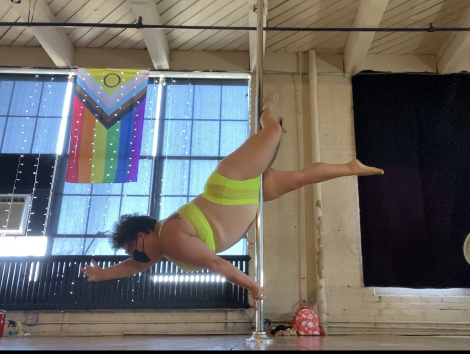 elizasidecar's tweet image. Some work from #poleclass today! #plussizepole #clevelandeclecticdance
