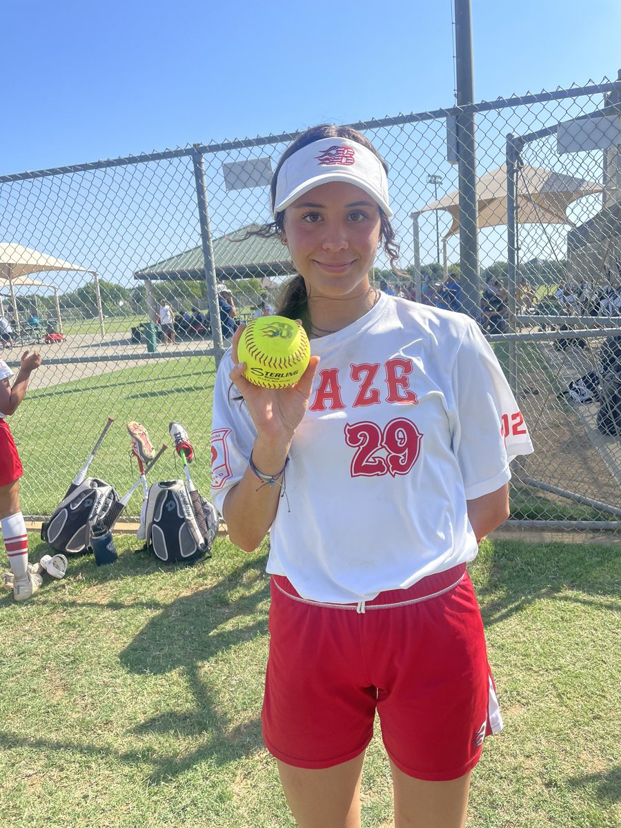 blazeunited18's tweet photo. Today’s 💣Squad!!  
@ryleeslimp29 2-run 💣 #BlazeUnited #bStrong #bCommitted #bFearless #bBlaze #QE @C_robertson10 @coach_elkins_ https://t.co/M4jgfpX7m5