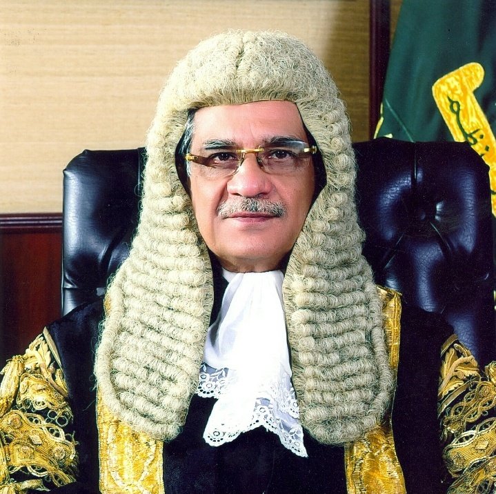 KhalidHusainTaj's tweet photo. ڈاکٹر سعید اختر کو پاکستان کڈنی اینڈ لیور انسٹی ٹیوٹ کے بورڈ آف گورنرز کا چیئرمین مقرر کر دیا گیا ہے۔ آج کا دن ڈیم جج ثاقب نثار کے لیے شرم سے ڈوپ مرنے کا دن ہے ثاقب نثار نے اپنے ڈاکٹر بھائی کو فائدہ پہنچانے کے لیے PKLI کو بہت نقصان پہنچایا ڈاکٹر سعید کو گھر بلا کر ذلیل کیا تھا https://t.co/BqFken7dOs