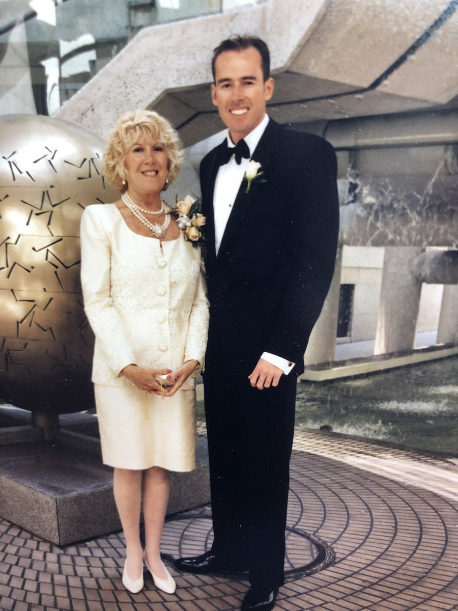 profgalloway's tweet photo. Flashback: 1994

At a wedding (w/mom) https://t.co/wKVXVAAAB4