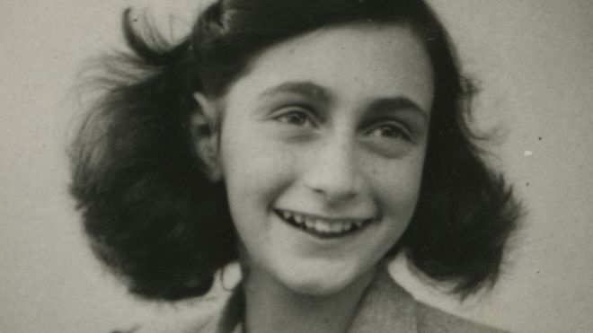 fuedicho's tweet photo. "Quien es feliz hará felices a los demás también".
Anne Frank
#Fuedicho https://t.co/sxSaW2RcFO