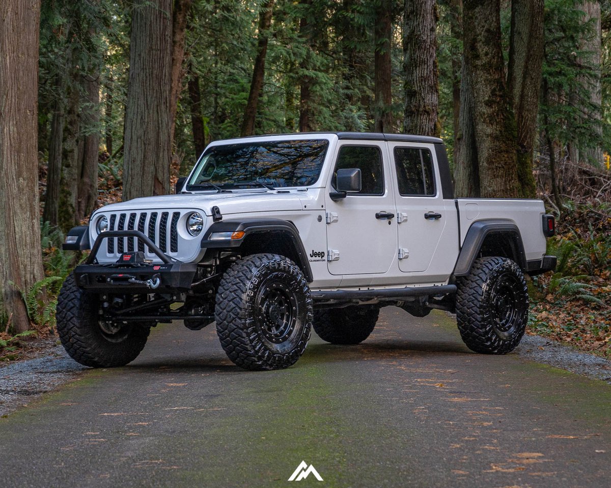 Fully equipped and ready to roll. 💯

#ttamt #nwmsrocks #jeepwranglers #jeep #jeeplife #jeepwrangler #gladiator
