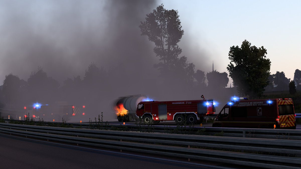 MrAndeh's tweet photo. Have had an absolute blast scene acting and responding to emergency calls at @TruckersMP Real Operations #RO13 today, a huge thanks to everyone that made it possible, hope everyone that attended enjoyed it as much as we did! #ETS2 #EuroTruckSimulator2 #BestCommunityEver https://t.co/Mz3qKjQc8A