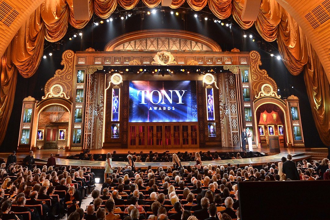 Happy #TonyAwards Sunday! Wishing our friends across the pond a fantastic evening celebrating this year's brilliant season of theatre in New York! 🎭 We can only imagine how magical it's going to be for everyone, attending and watching at home, after the last couple of years. 💜