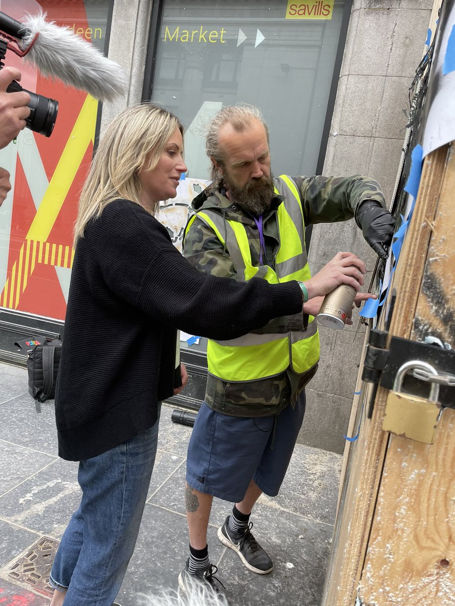 midasmedia's tweet photo. 🎬👀Dè fo ghrian a tha @MairiRodgers a’ dèanamh le spray can air an t-sràid? What’s Mairi Rodgers doing out on the street with a spray can?? 
Our new @bbcalba documentary will tell the story. Cumaibh sùil an seo 👀 https://t.co/Lyi7cPmu9B