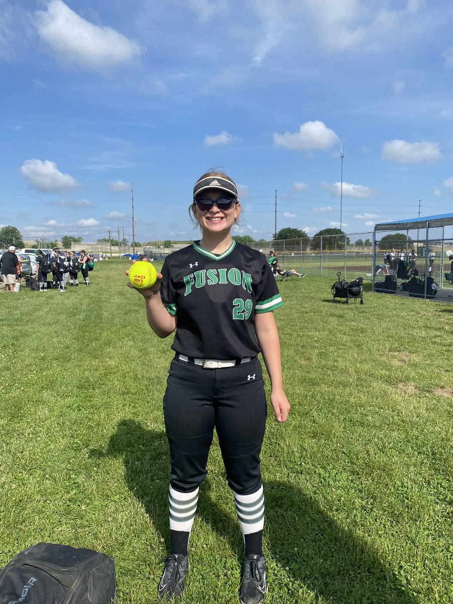 Fusionfair08's tweet photo. Congrats to these two girls for their home run bombs this weekend! Both hit three run shots at the Lasers Showcase.  @SoftballRio @IUPUISoftball @LaserShowcase @IWUWildcats @UIndySoftball https://t.co/qZAPbk8XaG