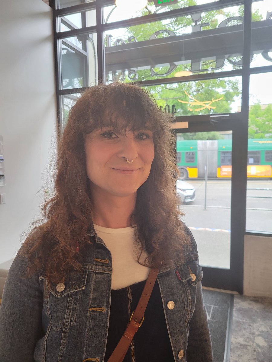 emersonsalon's tweet photo. Dani ❤'s her #genderfree #haircut by Hair Guy Lancer PLLC
@dresscodeproject #genderfreehaircutclub
#genderfree #genderfreehaircut #dresscodeproject
#genderneutralpricing #twospirit #2spirit #lgbtqia #beforeandafter #gendernoncomforming #genderqueer #Seattle https://t.co/sMpHbobMkz