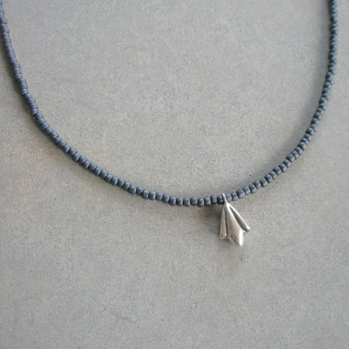 stoneberri's tweet photo. Gray with Petal Charm https://t.co/ixrKWJHaI9 #Stoneberri #Etsy #GrayAndSilver https://t.co/rwa3GYRbwp