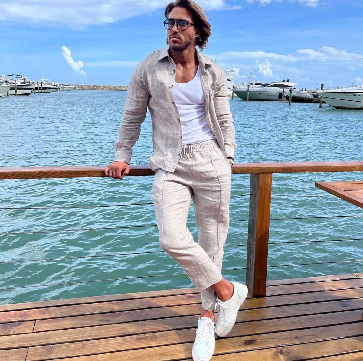 OnlyWayIsEssex's tweet photo. Sunshine, tan lines and good vibes ✨🏝 #TOWIE coming soon… https://t.co/jx8CGKkUlc