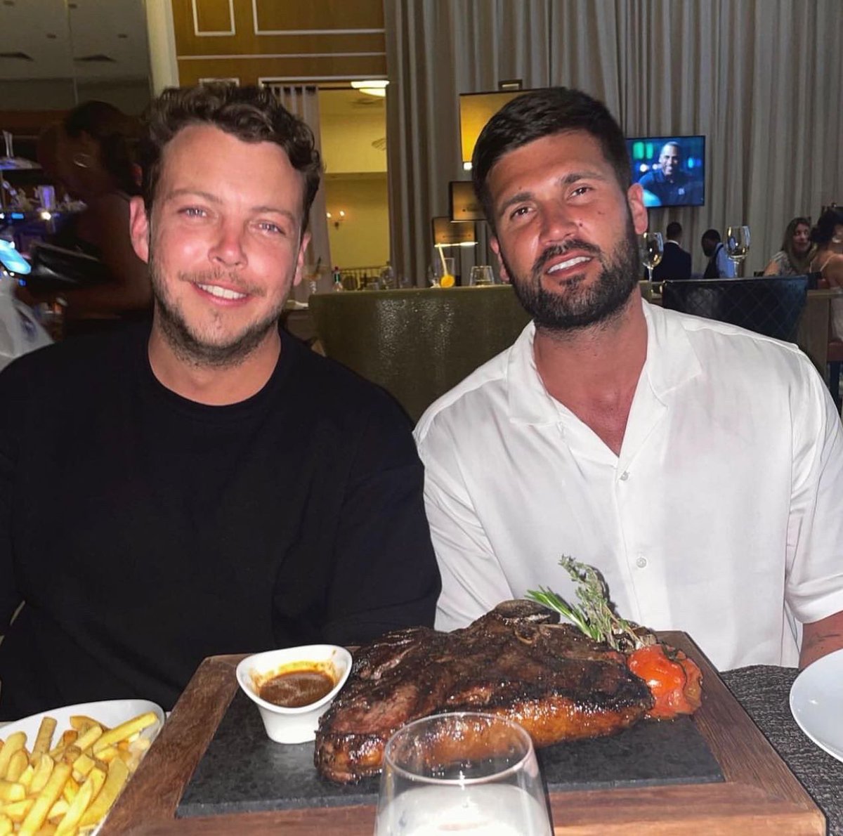 OnlyWayIsEssex's tweet photo. Sunshine, tan lines and good vibes ✨🏝 #TOWIE coming soon… https://t.co/jx8CGKkUlc