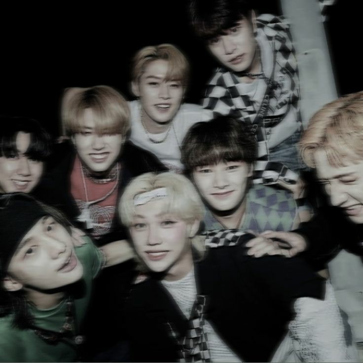 minliuw's tweet photo. — stray kids au's 🐾 https://t.co/6sAkC1OFBT