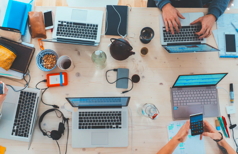 effortfuleduktr's tweet photo. The Illusion of Multitasking and its Impact on Learning

How is the illusion of multitasking negatively impacting students' learning?

https://t.co/vcMVSUzzKa https://t.co/puGyHEboxl