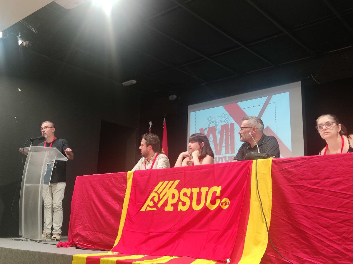 espaicomunista's tweet photo. Avui hem acompanyat als i les camarades del @PSUC_Viu a la cloenda del seu XVIIè congrés. Una salutació fraternal i a seguir contruint un futur amb Partit https://t.co/NyZrFhzjBi