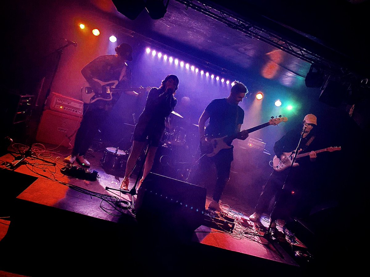 Awsome night! 😁🤘🏻

Thank you to everyone who came down to see us in Southampton last night! 🙌🏻❤ 

1st night down with Giant Sky and super excited for the next show in July 😝

#JoinOurMarch #youthless #upcomingband #newbands #livemusic #fender #rockbands #unsignedband #Metal