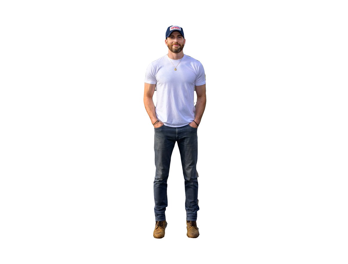 BuzzFeed's tweet photo. Well, even if these photos themselves may not be Photoshopped, I know this article might have you hoping for an easy, transparent image for all your Chris Evans Phtooshopping needs. Lo and Behold! The fruits of two minutes of Photoshop! https://t.co/n2PoMci5sj