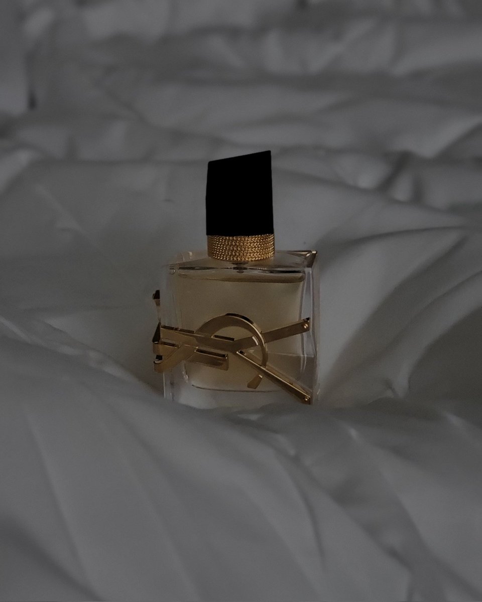 femaleframework's tweet photo. Trying out product photography. What do yall think? 

#ugccommunity #UGCcreator #UGCcontent #UGC https://t.co/9MZi0yTOus
