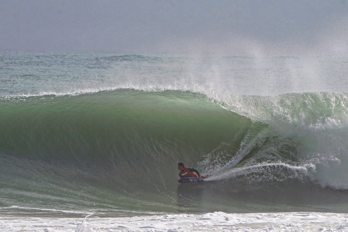 CIRCUITOPROBB's tweet photo. The #KingOfBluff @bluffchallenge disponible en #laweb @circuitoprobodyboard  #CopaVES @viviendoelsurf 🛰🌊🇵🇦 https://t.co/b9S8EQxTew