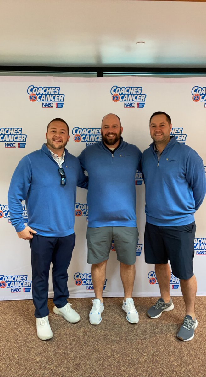 coachkylethomas's tweet photo. Had an amazing time today volunteering at the @CoachesvsCancer golf outing at Rich Farms. Every coach was friendly and ready to help a great cause. Thanks @Cakein_It for the opportunity. https://t.co/GCd5zpeTr7