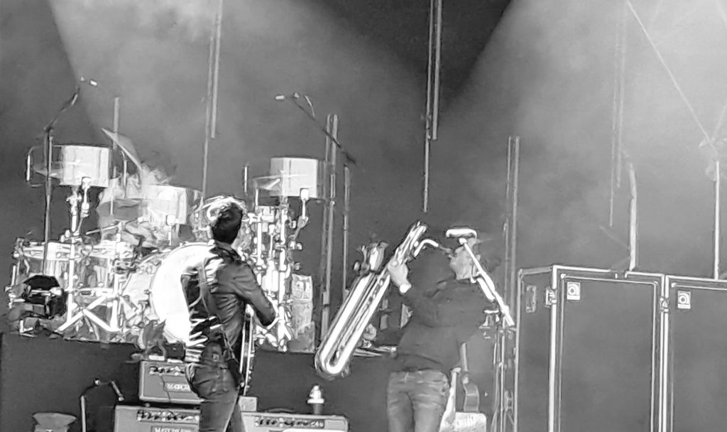 Lexylawrie's tweet photo. Brilliant night with the Phonics...as usual they did not disappoint 👏 🙌 #dundeesummersessions #stereophonics https://t.co/yHzDesb0od