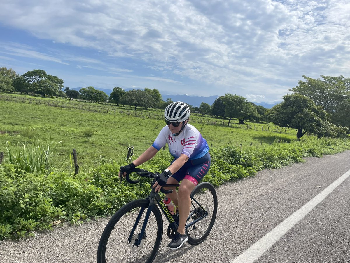 alfreara's tweet photo. #ChecaraeYEjercitarse Vuelta Ligres Tonala mi mejor promedio de velocidad hasta ahora, casi 25 Km/hr puede ser bajo para los avanzados pero para mi es un gran logro.
#Ligres https://t.co/vNfXBL67oZ