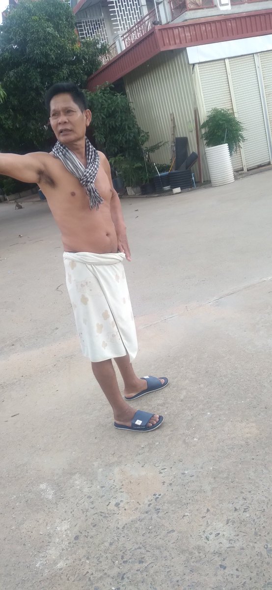 រាងសង្ហារ ចាស់ប៉ុណ្ណឹងល្មម