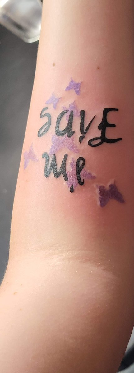 BTS_Moni94's tweet photo. I finally got my dream tattoo 💜. I’m honor of the best moment in my life and more moments to come💜 @BTS_twt #Happy9thAnniversaryBTS #THANK YOU BTS #TheBestHasYetToCome https://t.co/yDLJA8TVWz