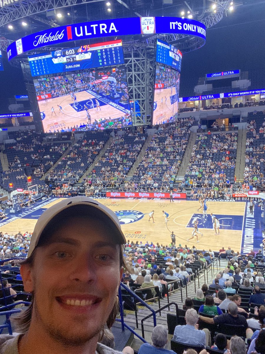 Feed Your Wild Side ! #lynxpics