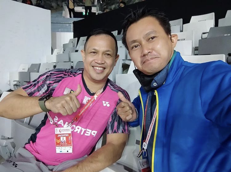 PBSI_ARCHIVE's tweet photo. Rexy Mainaky &amp; Candra Wijaya at the 2022 Indonesia Masters.

📸: cwibc1 on Instagram https://t.co/REVJoJcyfc