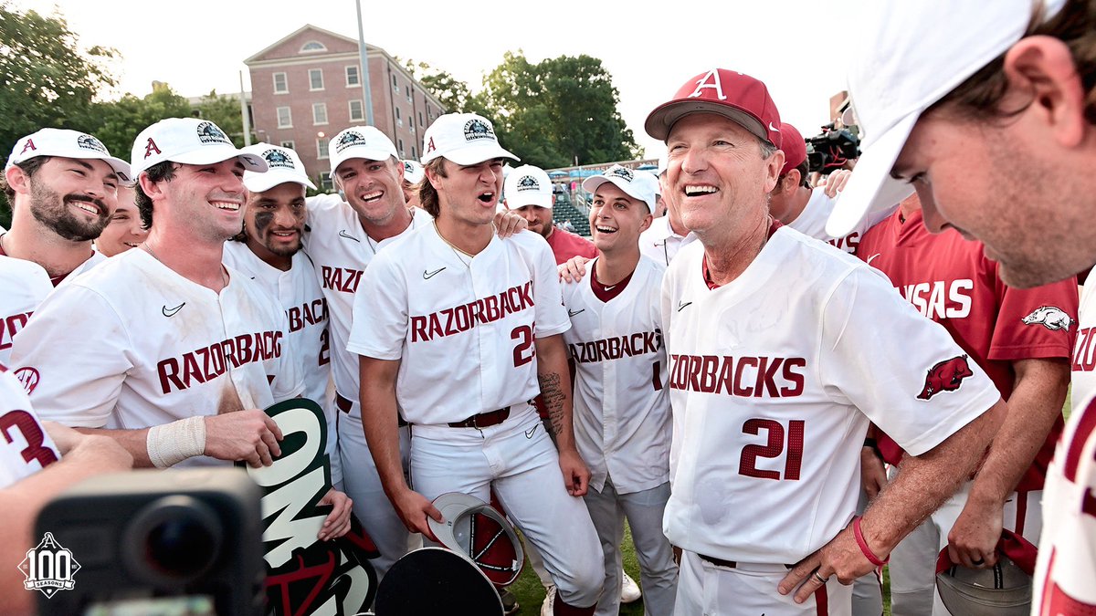 RazorbackBSB's tweet photo. It never gets old https://t.co/uGdRwQjHTs