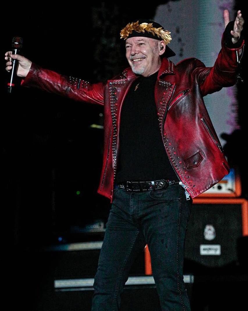 vascorossi's tweet photo. You can be…
IMPERATORE DI ROMA…
JUST FOR TWO DAYS 💥🔥

Sembra un film 🏛❤️🎬
Wiva la biga 😀💥🔥

(Foto Simoni/Chiaroscuro Creative) https://t.co/PxV1rf4luy