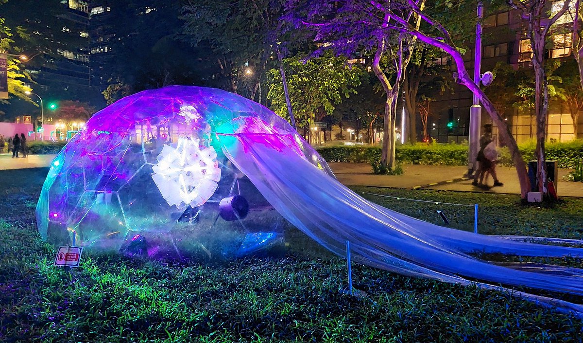 MasakiAmigo's tweet photo. 🟣Spark of Light 2022🟠
ライトアップイベント復活⭐

#iLightSingapore
#singapore 
#sparkoflight
#シンガポールの夜景
#マリーナベイサンズ
#光のイベント https://t.co/czHdof23Yv