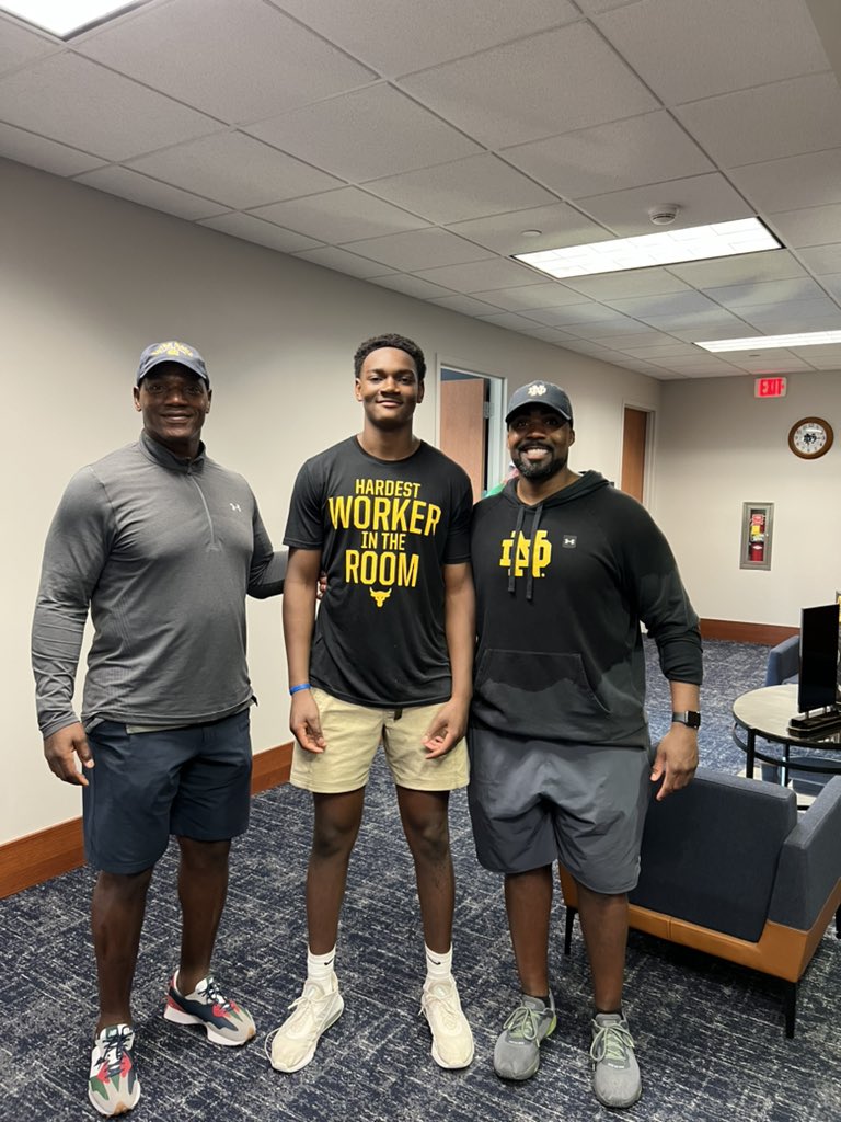 BryceYoung_22's tweet photo. After a great camp and conversation with @Marcus_Freeman1, I am extremely grateful to receive my first offer from the University of Notre Dame #AGTG #GoIrish @CoachWash56 @CoachAlGolden @CoachJasonEstep @CharChristAD @LemmingReport @NDFootball https://t.co/PQuQFE9lIF