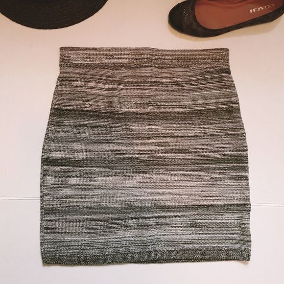 ShoeDiscount's tweet photo. So good I had to share! Check out all the items I'm loving on @Poshmarkapp from @ramosn43 #poshmark #fashion #style #shopmycloset #loft #catjack #botkier: https://t.co/uZ18MnL4La https://t.co/hyiudeOk4g