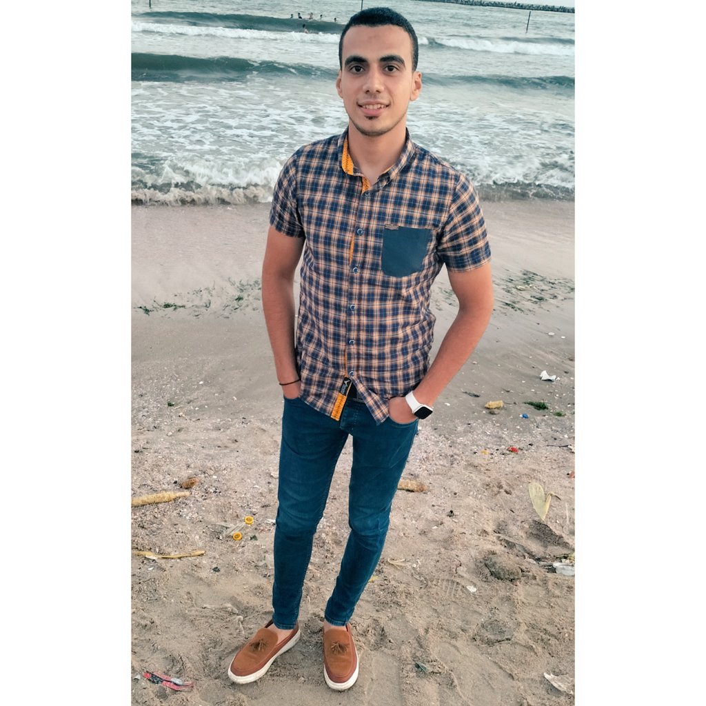 - لم نعش سعدآء ، لكننا عشنا رجال بكرآمتنا 🦅.