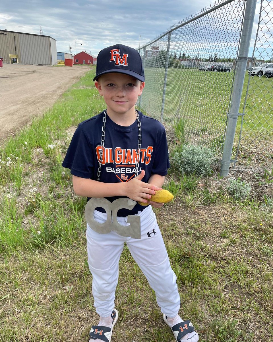 KingCalvin98's tweet photo. What a weekend watching this OG on the Diamond in Lloyd! Pitched game one and finished with 9 K’s! #OilGiants #U11AA #Kinger2.0 https://t.co/NJSow4o8Z6