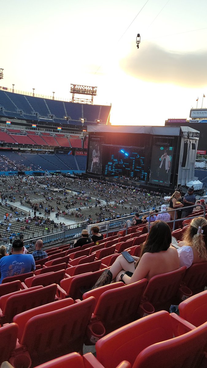 MM3_SB's tweet photo. #ChevyCMA https://t.co/mm3ptCPb3O
