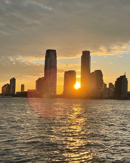 Battery Park Golden Hour https://t.co/ioLBpqJEok
