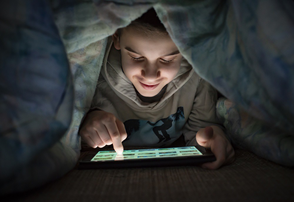 sahmplusblog's tweet image. Is Screen Time Affecting Your Child’s Sleep?

Read more 👉 bit.ly/3GPi8Xv

#Childrensscreentime #screensandsleep #ScreenAddictionAffects