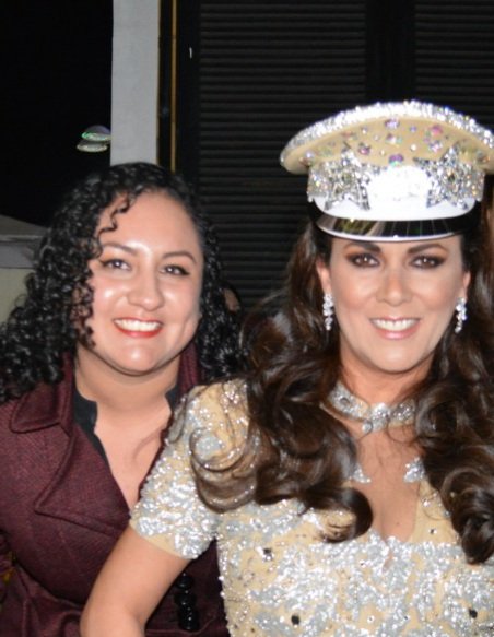 Pinamaryr's tweet photo. Marquezos!!! Hoy estamos de fiesta!!! Nuestra presidenta @normaroquex cumple años!!!!
Norma, gracias por dirigir y mantener  este club de apoyo nuestra reina @EdithMarquezL de una manera dinámica y exitosa!!
FELICIDADES!!! 🥳🎁🎂🎉 @LasEmocionesEM https://t.co/8AppexsB8n