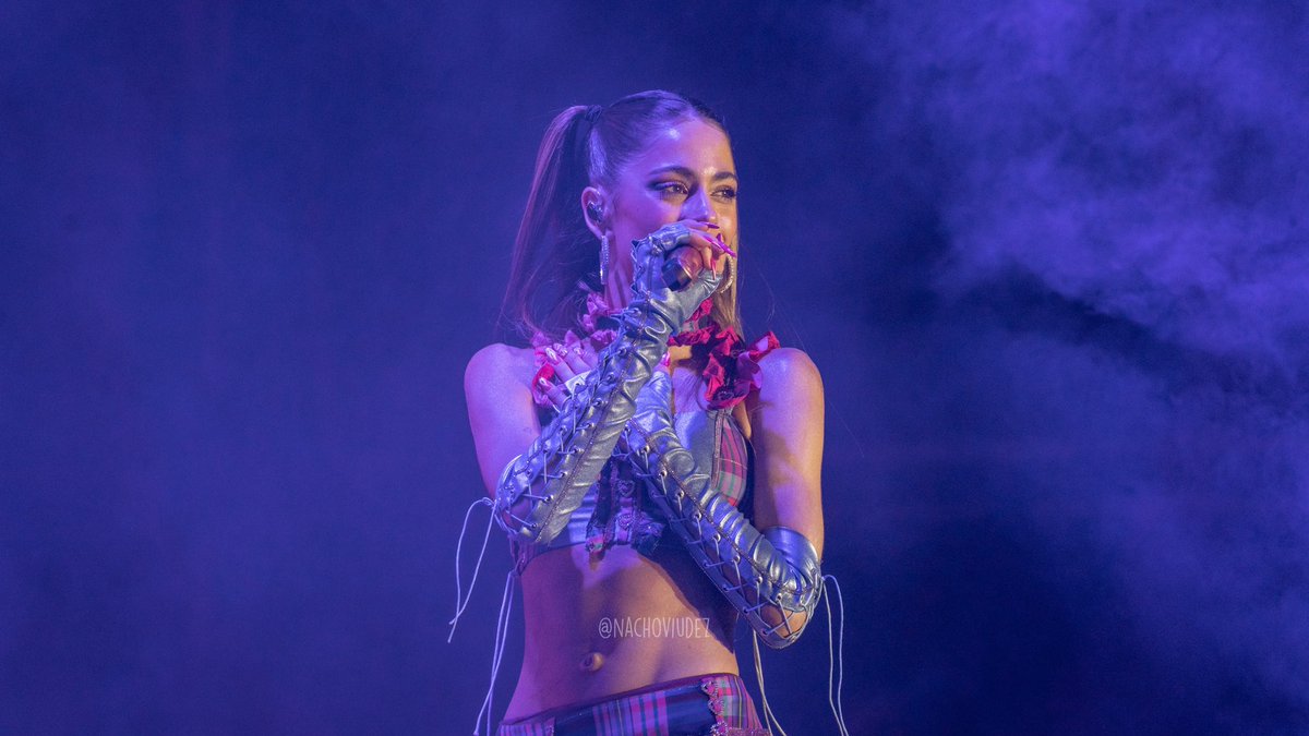 NachoViudez's tweet photo. ¡Capturas de anoche! @TiniStoessel en Santa Fe.
#TiniTour2022  

Sublime 💫 https://t.co/hWU1JAKx2K