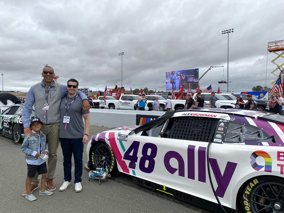 Andrew B tweet media