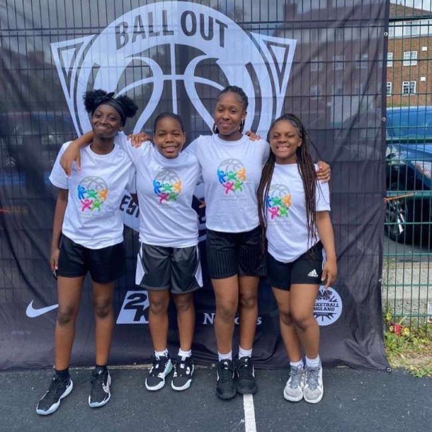CoLABasketball's tweet photo. Congratulations to our U14 Girls who won the @BallOutUK today at Hendon Park. Wisely using the summer to improve their games is vital & they chose to do it themselves. Thanks to the coaches they employed too, great combo β
#CoLABasketball https://t.co/rsG4d9xiZi