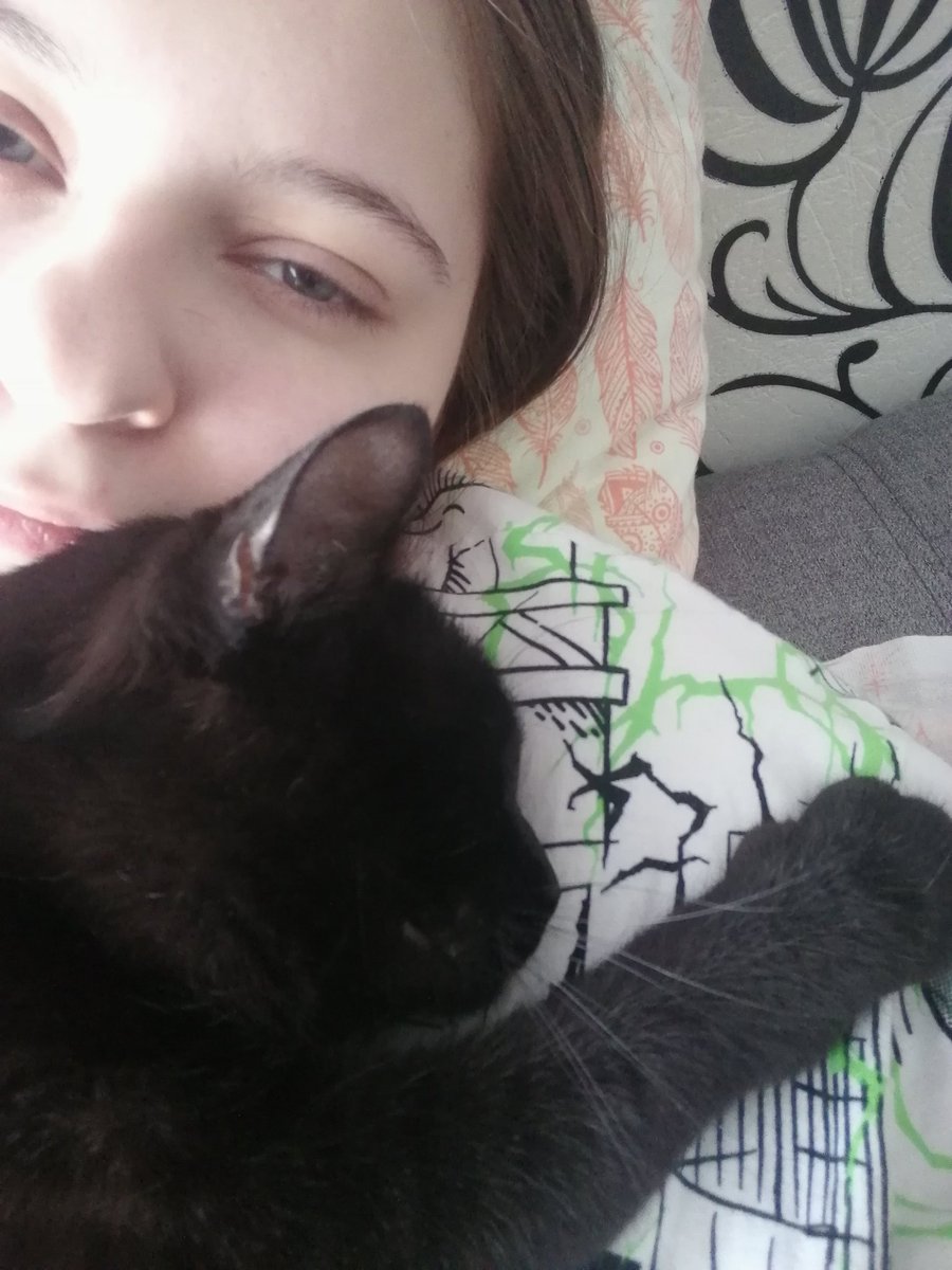 livananova's tweet photo. Он у меня самый лучший мальчик на свете 😭😭😭😭 https://t.co/bxQyOGxR3s