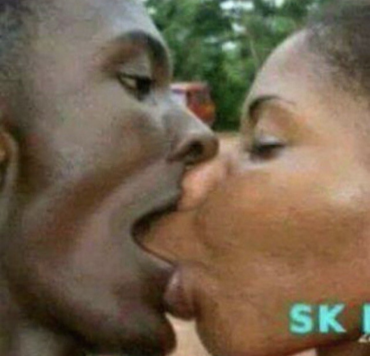 Ekinsu and Davide kissing, ffs I wish I didn’t see that 😂😂 #LoveIsland