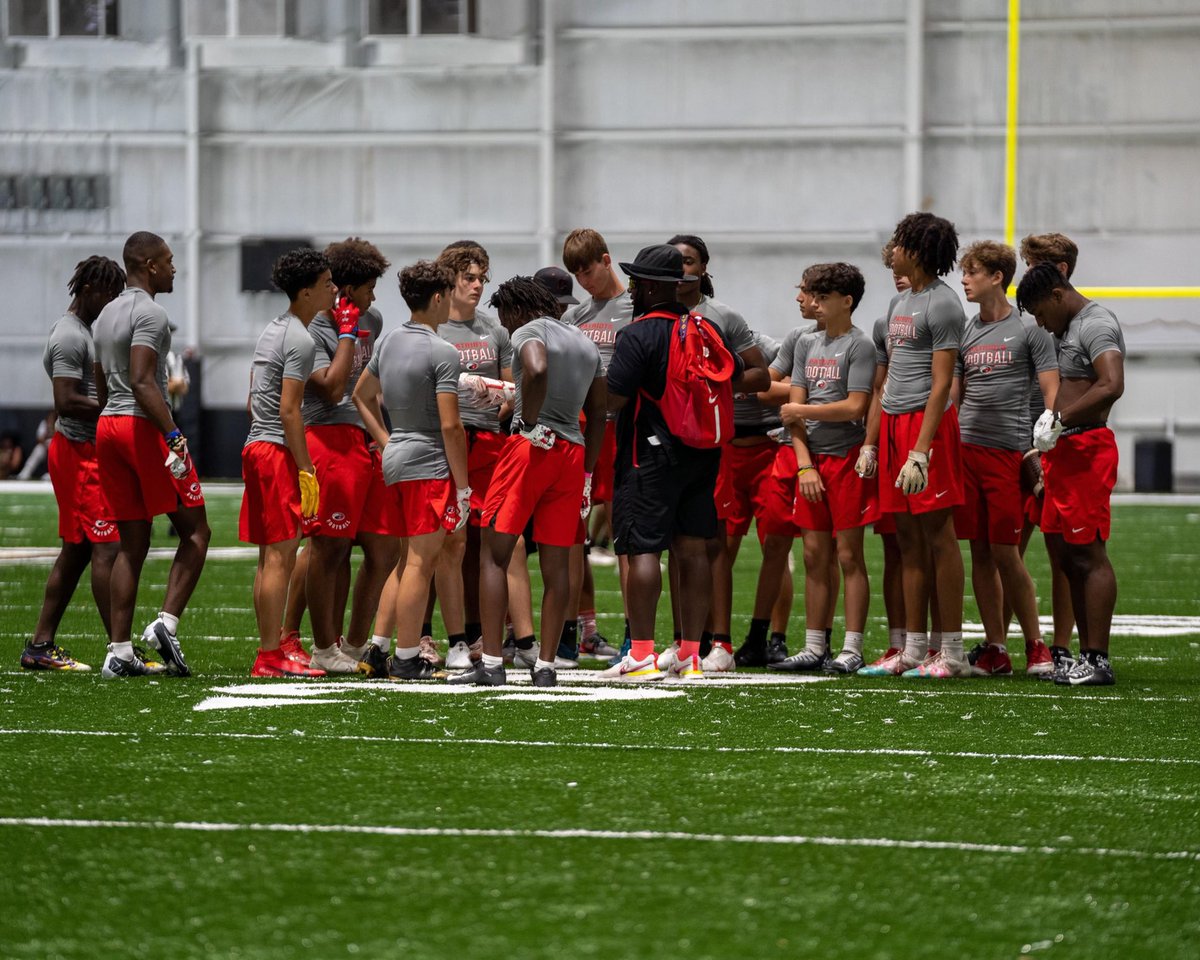 AddyM_10's tweet photo. First 7on7 tournament, great to be always learning. @CDS_FBall #7on7 #recruiting https://t.co/bylEUcsBga